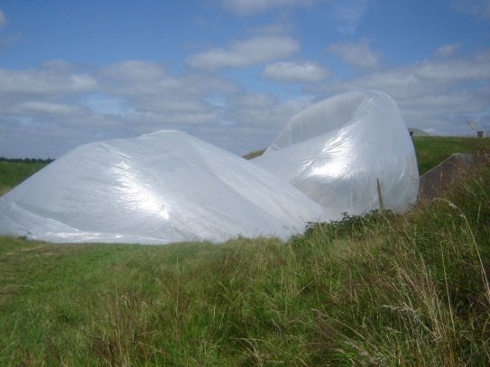 opblaasvolume, fort Spijkerboor, 2011, Nederland,plastiek folie 16mx6mx6m