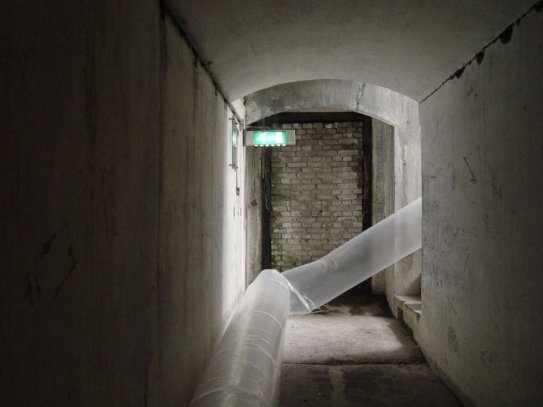 opblaasvolume, fort Spijkerboor, 2011, Nederland,plastiek folie 16mx6mx6m